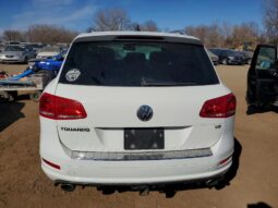 
										2014 Volkswagen Touareg full									
