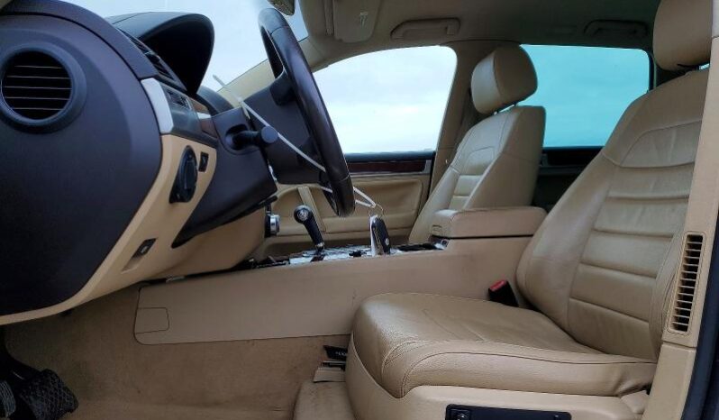 
								2008 Volkswagen Touareg full									