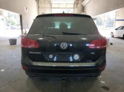 
										2014 Volkswagen Touareg full									