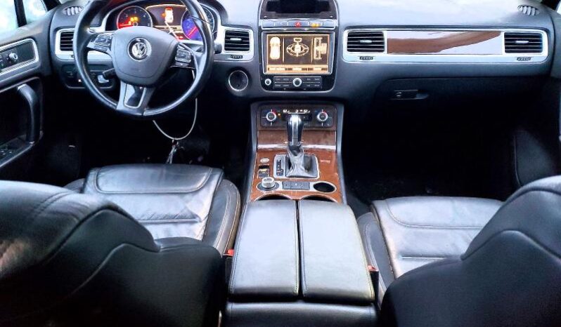 
								2015 Volkswagen Touareg full									