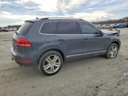 
										2012 Volkswagen Touareg full									