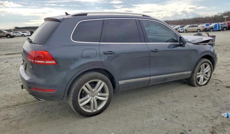 
								2012 Volkswagen Touareg full									
