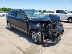 
										2014 Volkswagen Touareg full									