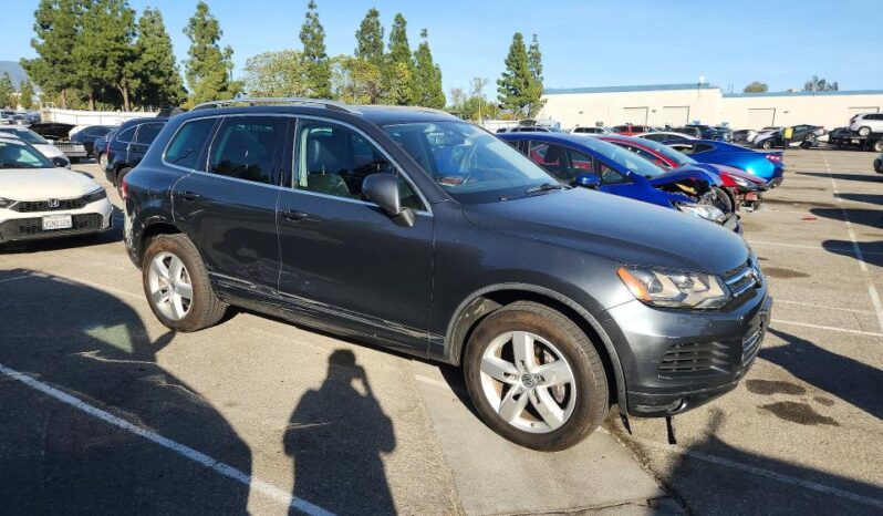 
								2013 Volkswagen Touareg full									