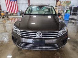 
										2015 Volkswagen Touareg full									