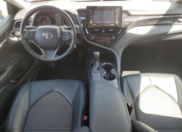 
								2021 Toyota Camry se full									