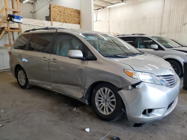 2015 Toyota Sienna xle