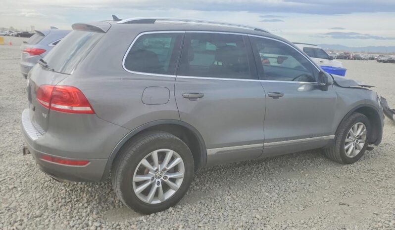 
								2013 Volkswagen Touareg full									