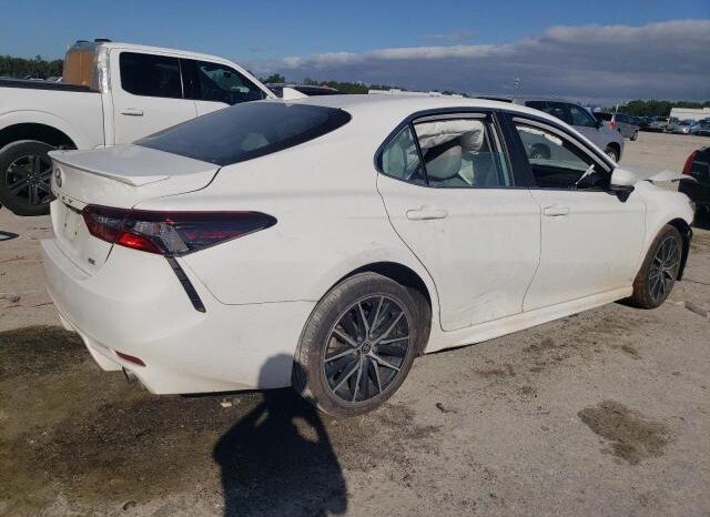 
								2021 Toyota Camry se full									