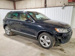 
										2013 Volkswagen Touareg full									
