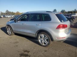 
										2013 Volkswagen Touareg full									