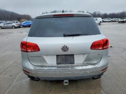 
										2014 Volkswagen Touareg full									