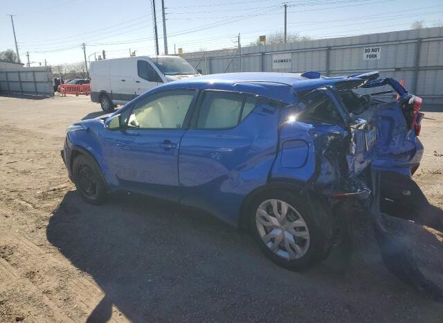 
								2020 Toyota C-hr full									