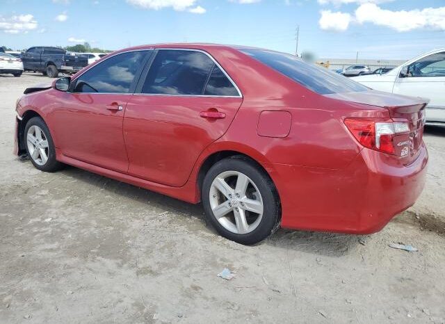 
								2012 Toyota Camry base full									