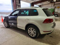 
										2014 Volkswagen Touareg full									