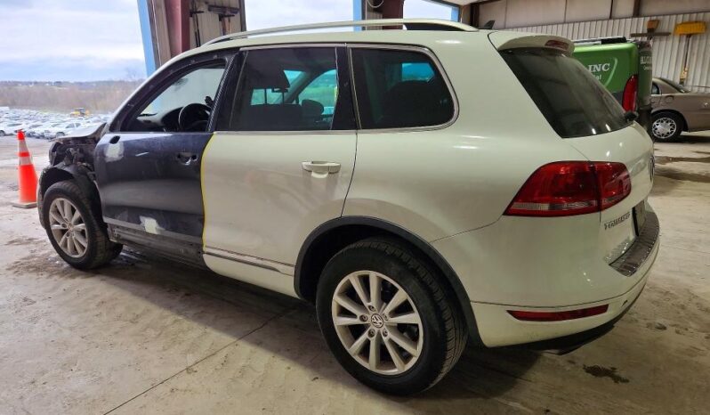 
								2014 Volkswagen Touareg full									