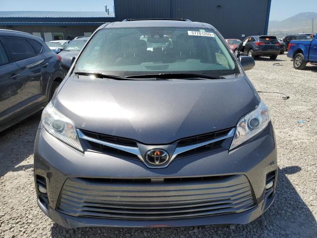 2020 Toyota Sienna xle