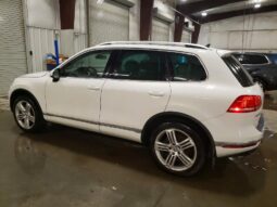 
										2016 Volkswagen Touareg full									
