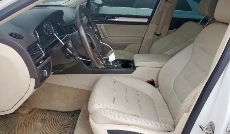 
								2016 Volkswagen Touareg full									