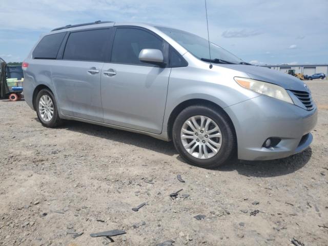 2013 Toyota Sienna xle