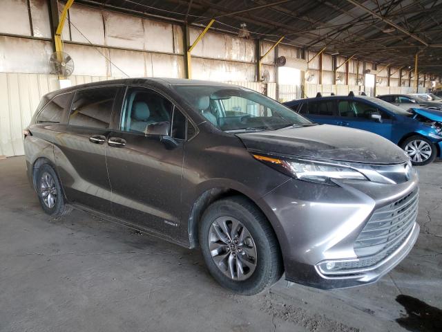 2021 Toyota Sienna xle