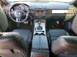 
										2017 Volkswagen Touareg full									