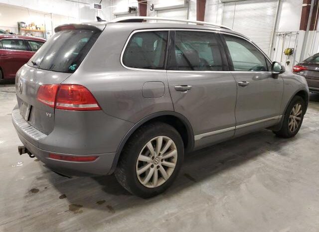 
								2012 Volkswagen Touareg full									