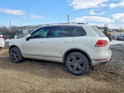 
										2017 Volkswagen Touareg full									