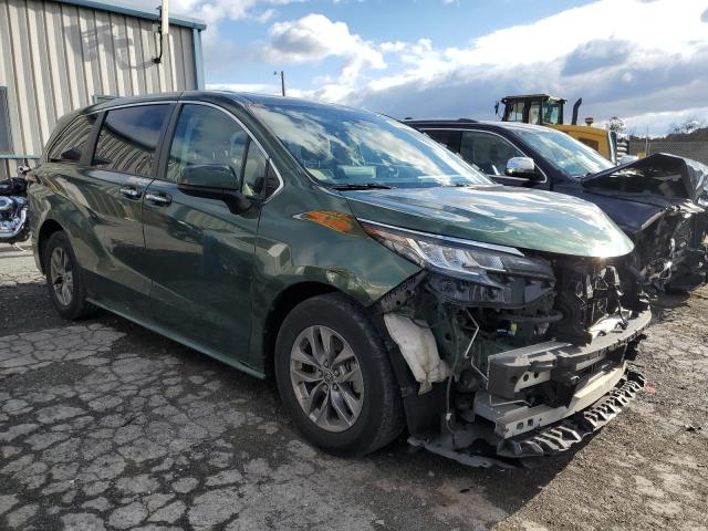2022 Toyota Sienna xle