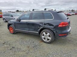
										2014 Volkswagen Touareg full									
