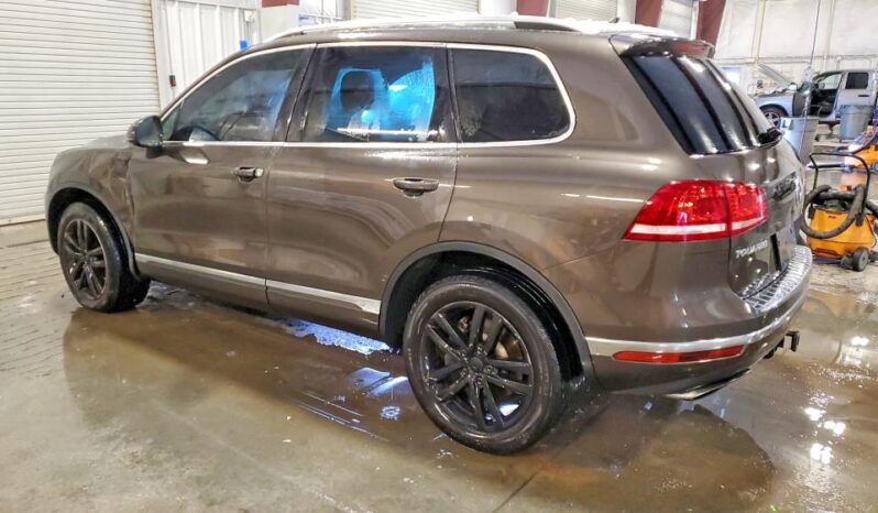 
								2015 Volkswagen Touareg full									