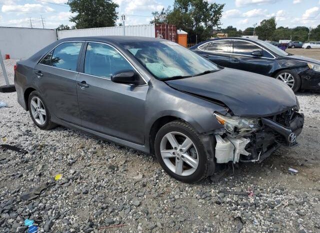 
								2012 Toyota Camry base full									