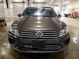 
										2015 Volkswagen Touareg full									