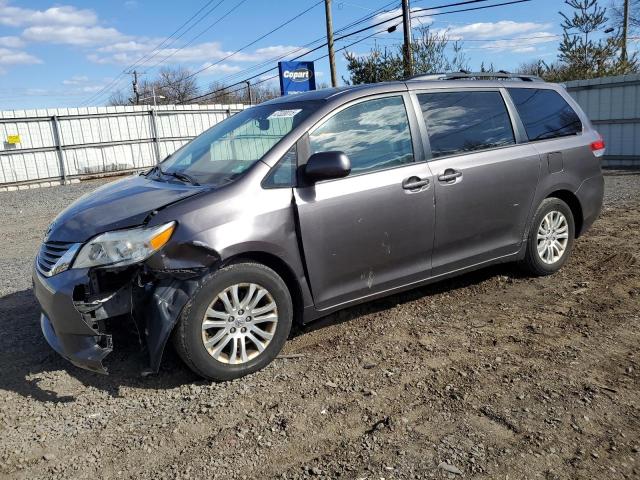 2014 Toyota Sienna xle