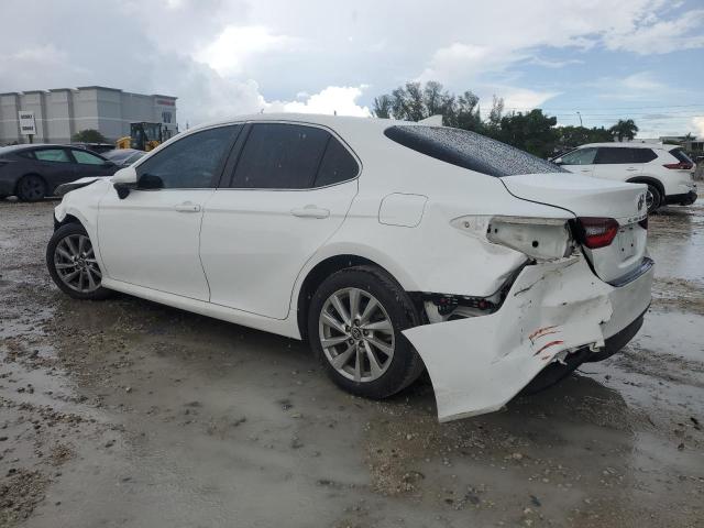 2021 Toyota Camry le