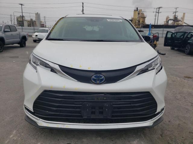 2022 Toyota Sienna xle