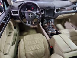 
										2015 Volkswagen Touareg full									
