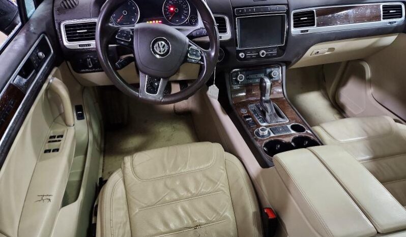 
								2015 Volkswagen Touareg full									