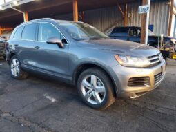 
										2013 Volkswagen Touareg full									