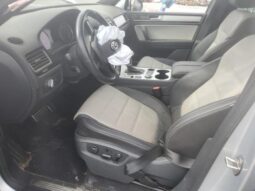 
										2017 Volkswagen Touareg full									