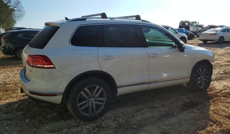 
								2015 Volkswagen Touareg full									