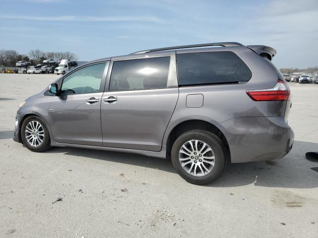 2020 Toyota Sienna xle