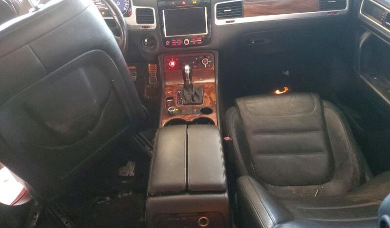
								2011 Volkswagen Touareg full									