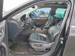 
										2014 Volkswagen Touareg full									