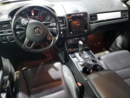 
										2014 Volkswagen Touareg full									