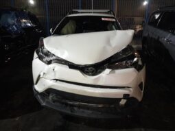 
										2019 Toyota C-hr full									