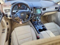 
										2013 Volkswagen Touareg full									
