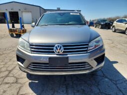 
										2017 Volkswagen Touareg full									