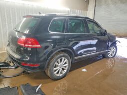 
										2013 Volkswagen Touareg full									