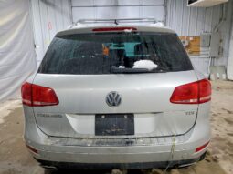 
										2014 Volkswagen Touareg full									